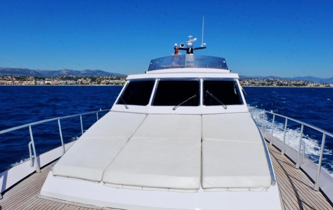 Botel Yacht Priape - San Lorenzo 57 *